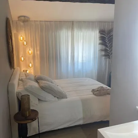 La Apartment *